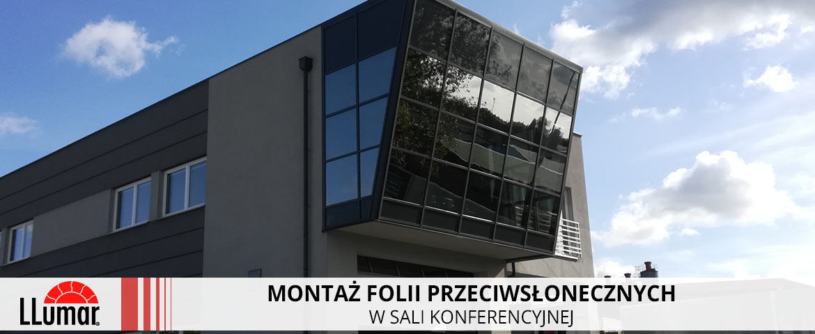 montaz folii przeciwslonecznych w sali konferencyjnej