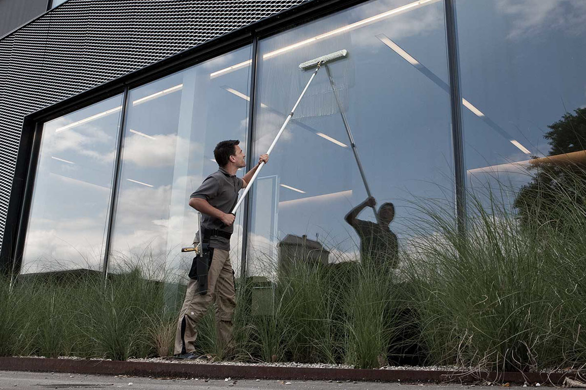 Profesjonalny sprzęt do mycia szyb i podłóg Vermop