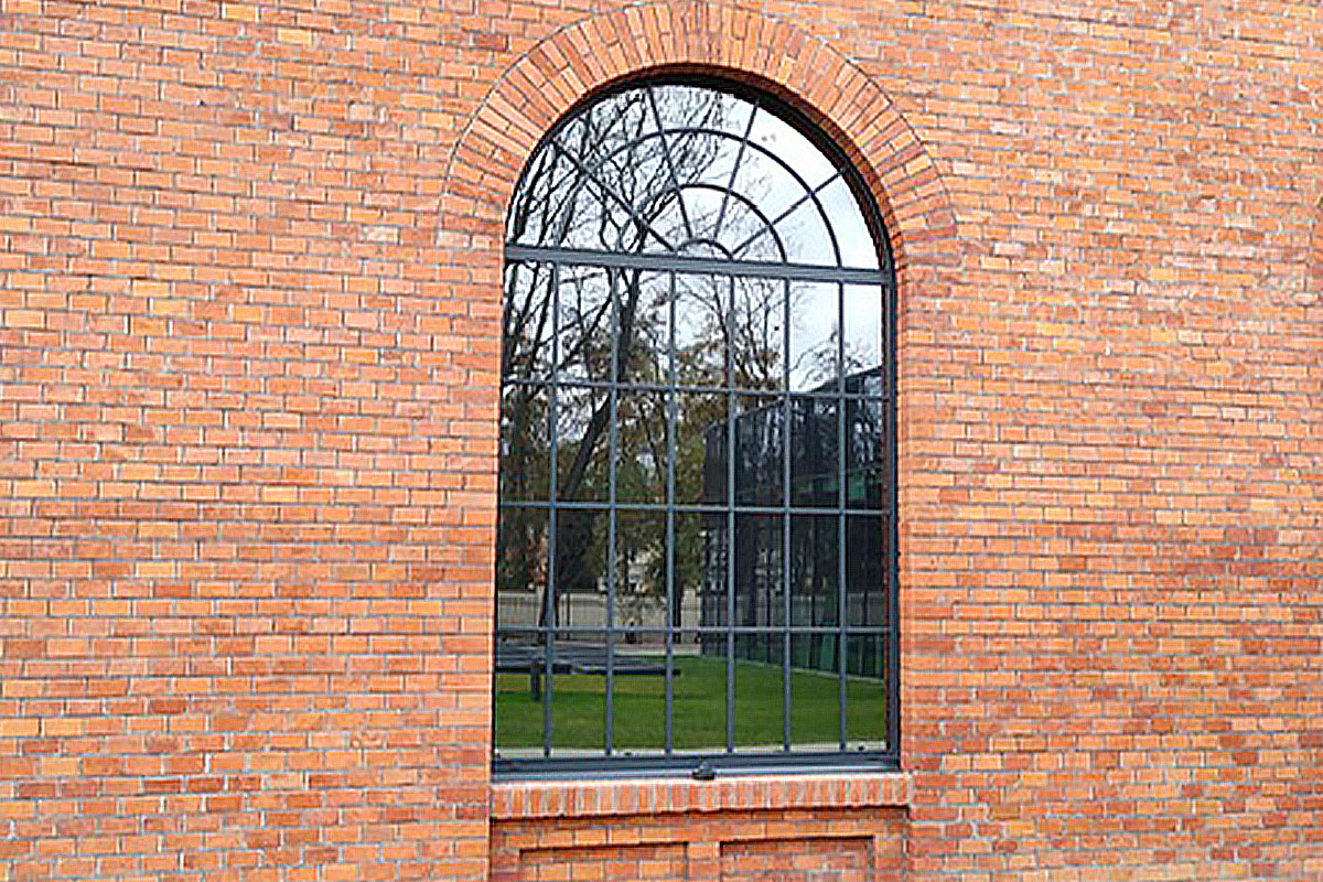 folia anty uv na oknach muzeum 4