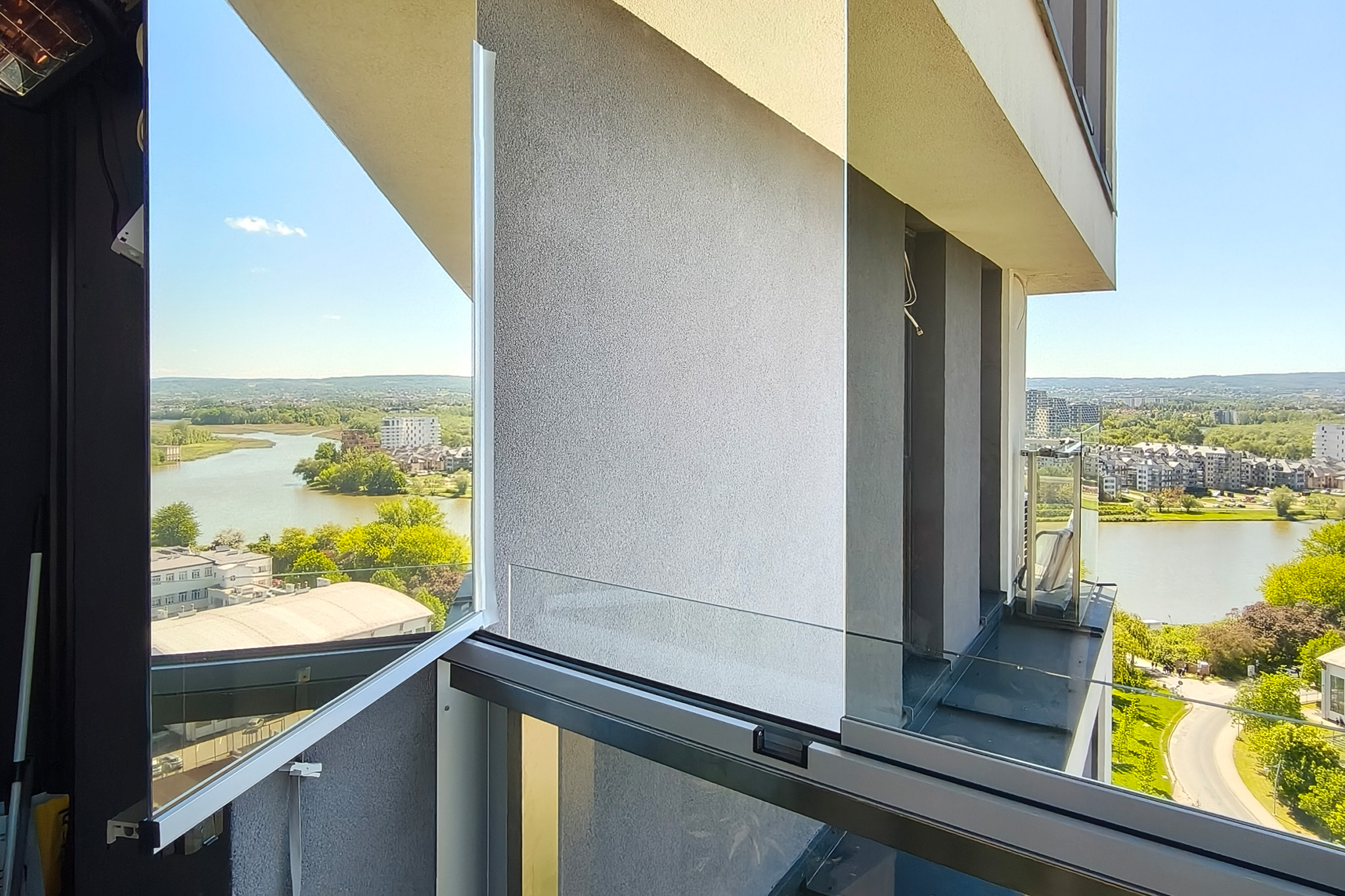 folia przeciwsłoneczna wewnętrzna DR25 przeszklony balkon
