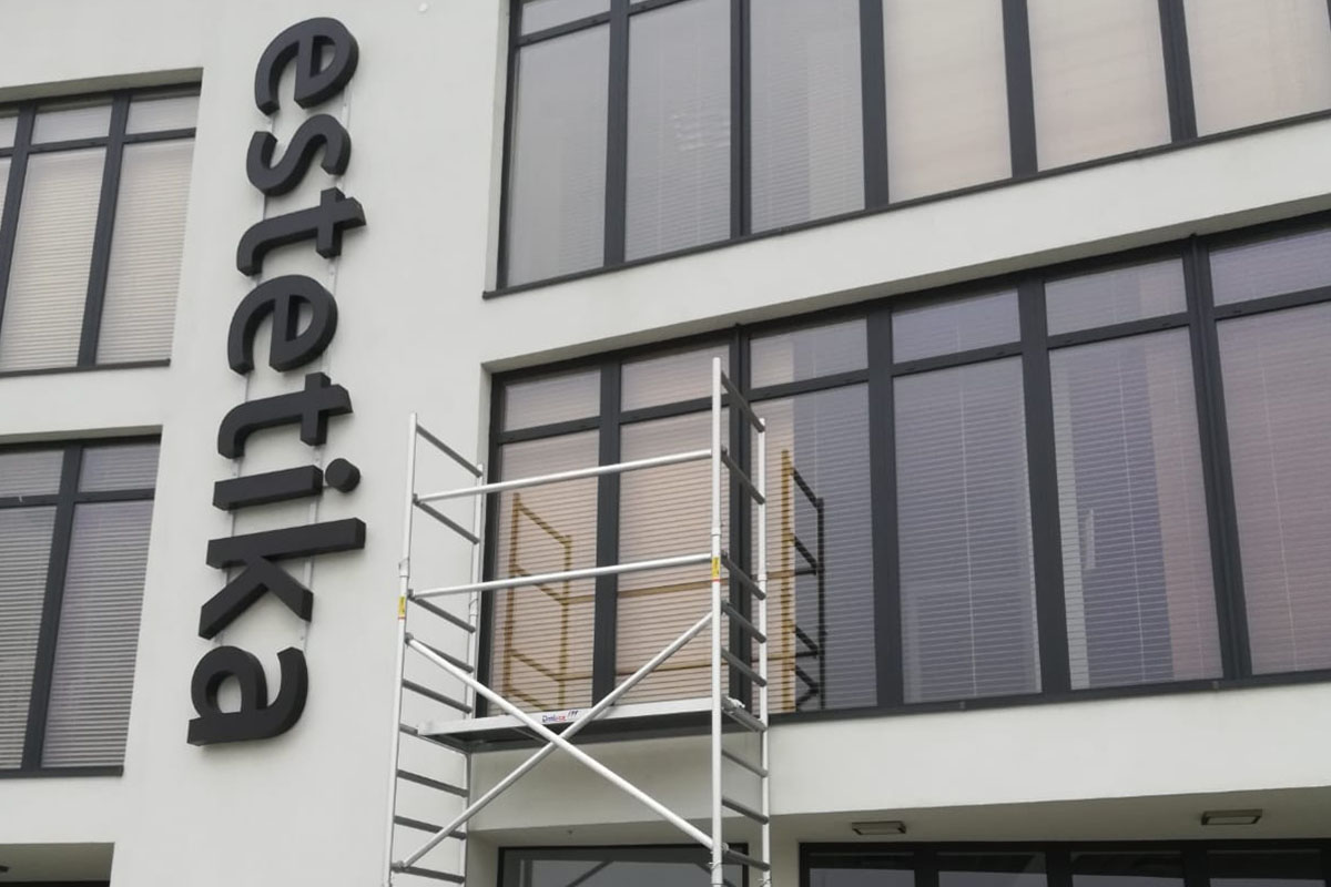 folie przeciwsloneczne w gabinecie stomatologicznym