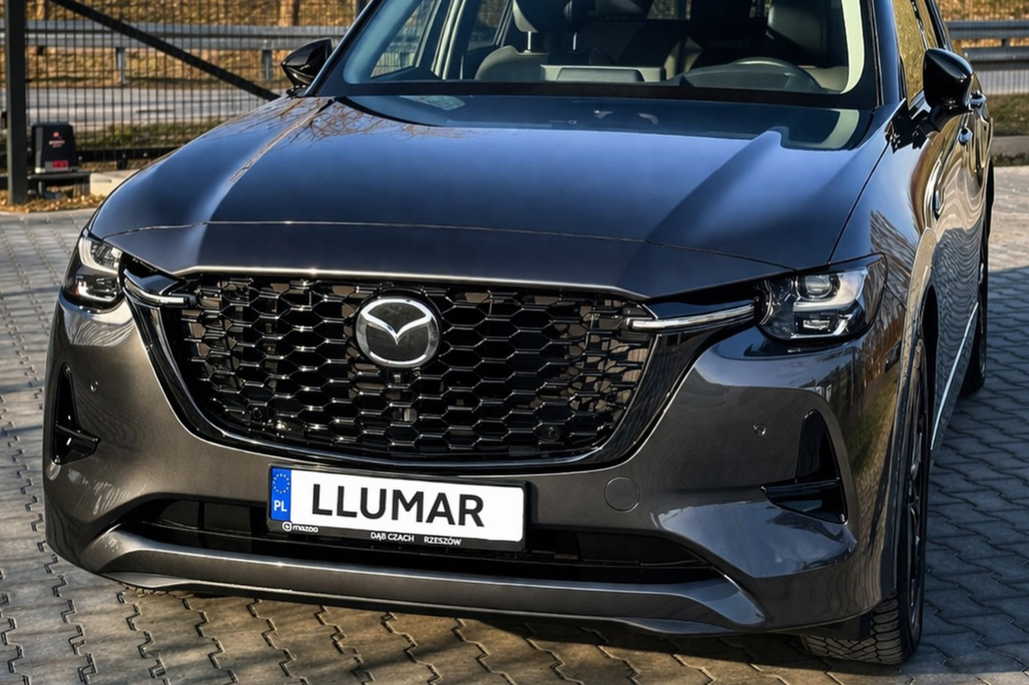 Elegancka Mazda CX-60 z lakierem w całości zabezpieczonym folią ochronną PPF klasy premium