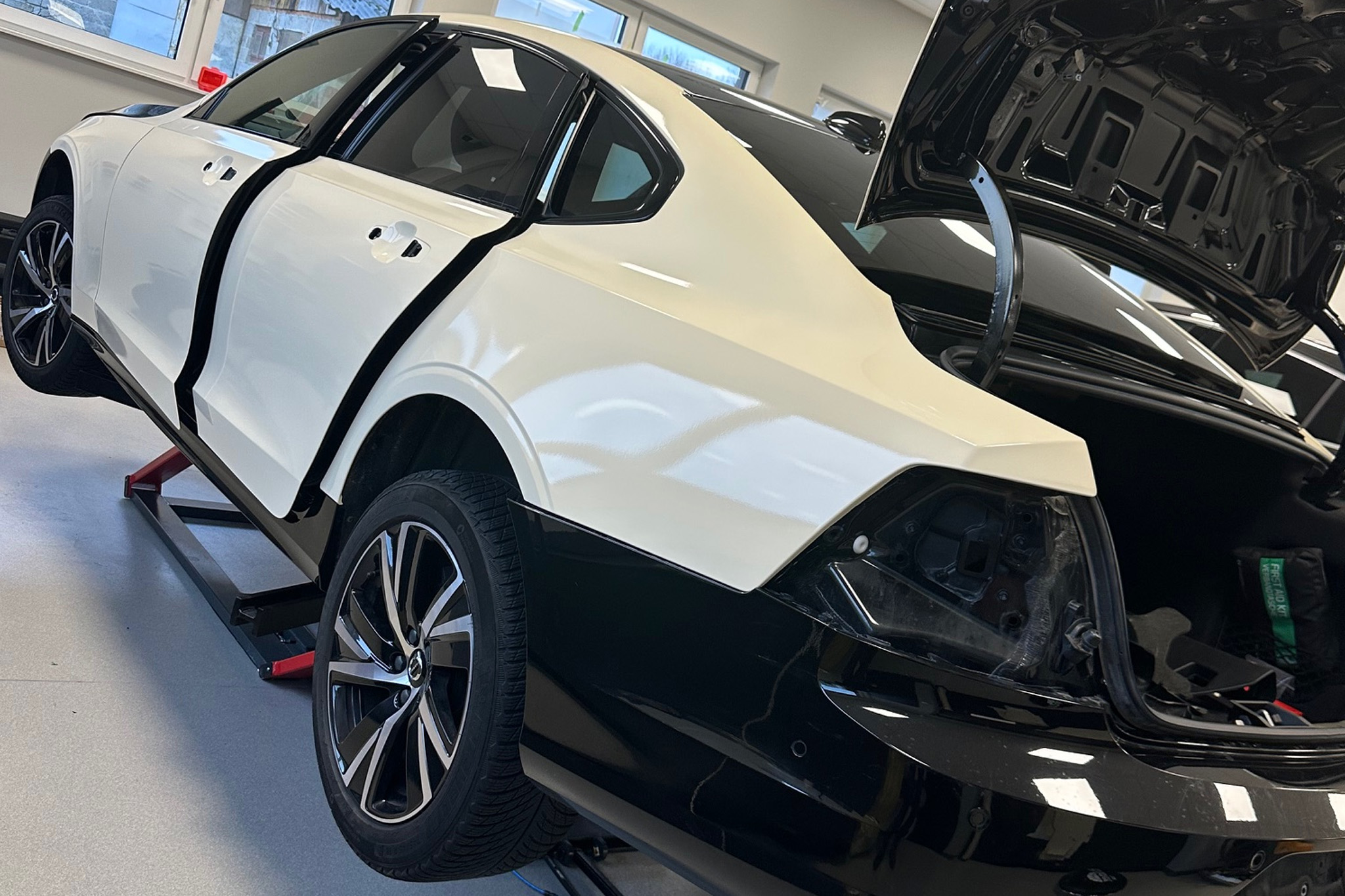 zmiana koloru auta volvo s90