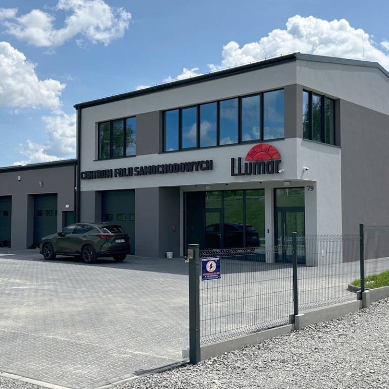 Nowa lokalizacja Centrum Folii Samochodowych Llumar