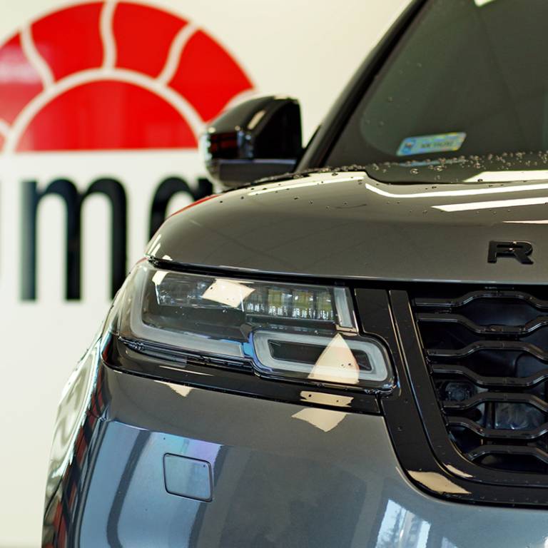 Co lepiej chroni lakier auta - folia czy ceramika?